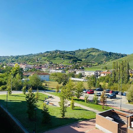 Attico Nel Cuore Delle Langhe - Free Parking Wi-Fi E Ac Альба Екстер'єр фото